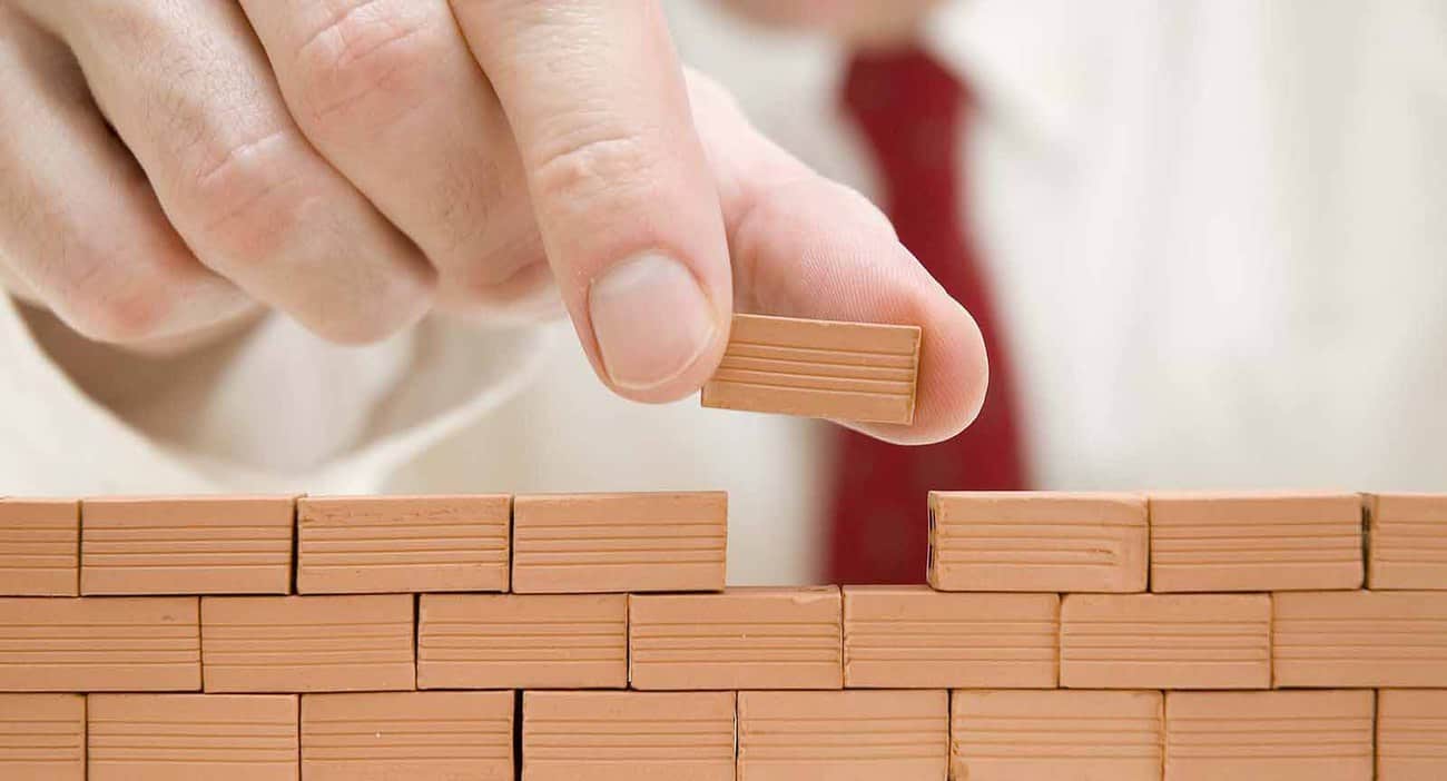 What Can a Party Wall Delay Actually Cost a Project Hedge End?